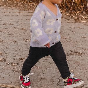Vintage looking Super soft lavender and flowers cardigan